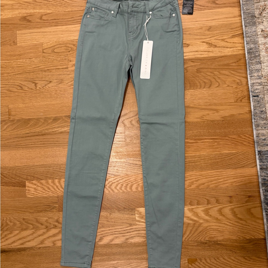 Celebrity Pink Mid Rise Skinny Jeans Size 3/26 Nwt
